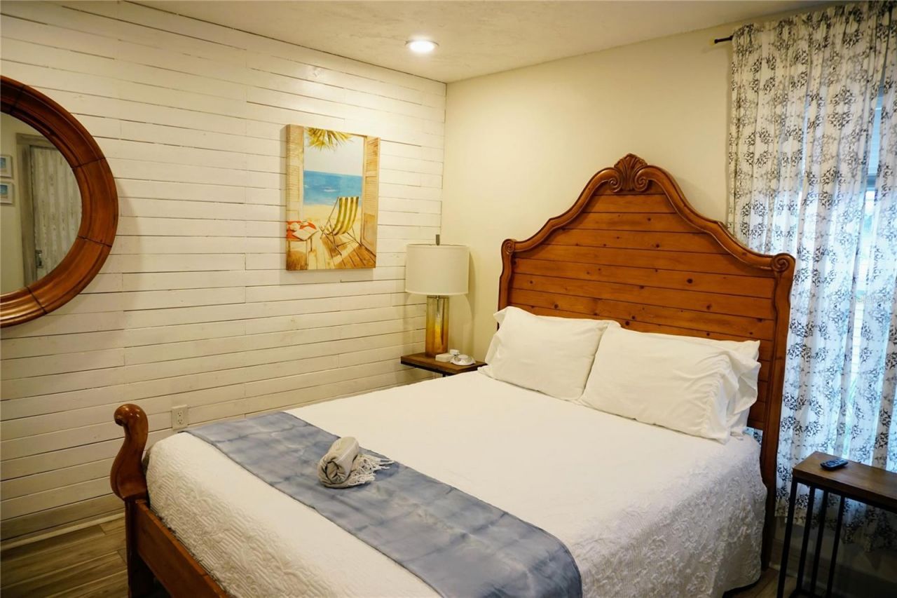 2504 Avenue B, Bradenton Beach, FL 34217 Photo