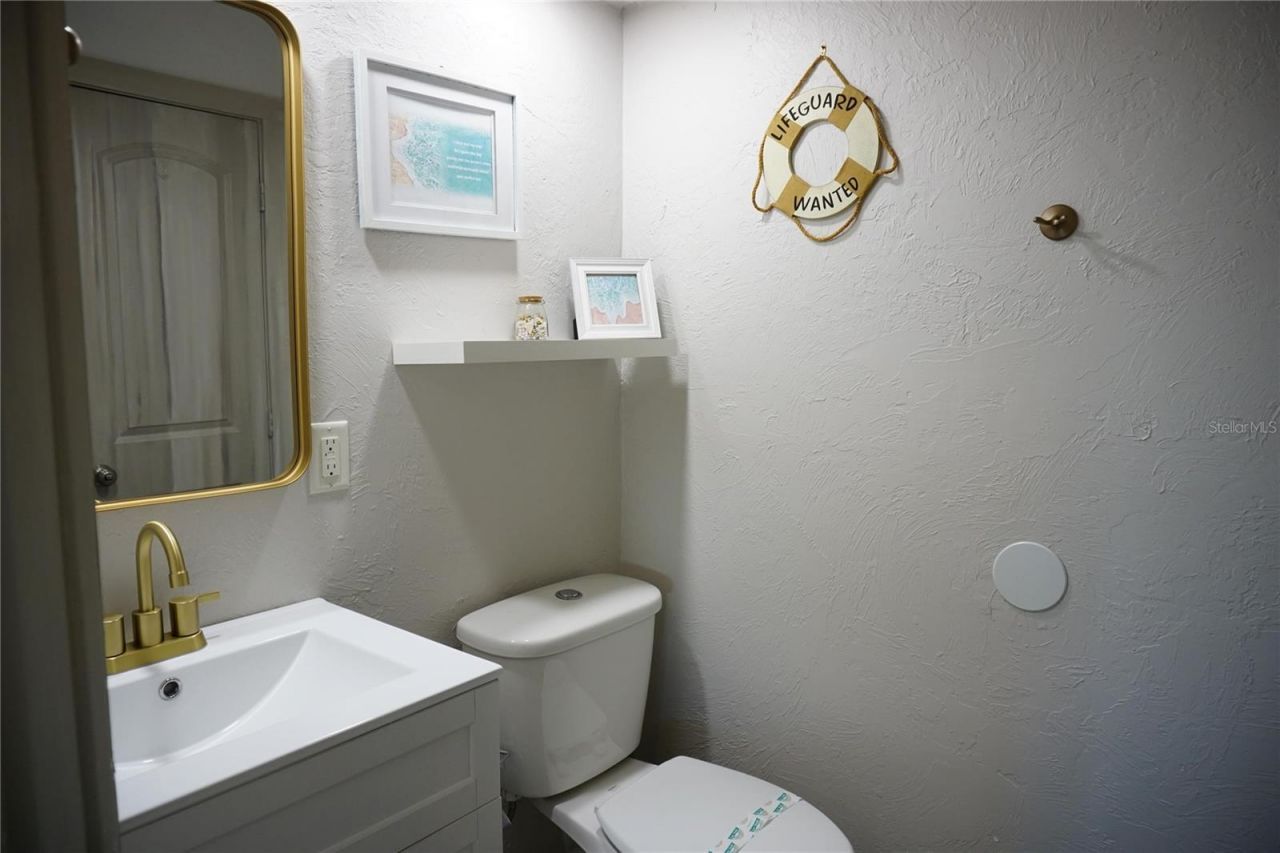 2504 Avenue B, Bradenton Beach, FL 34217 Photo