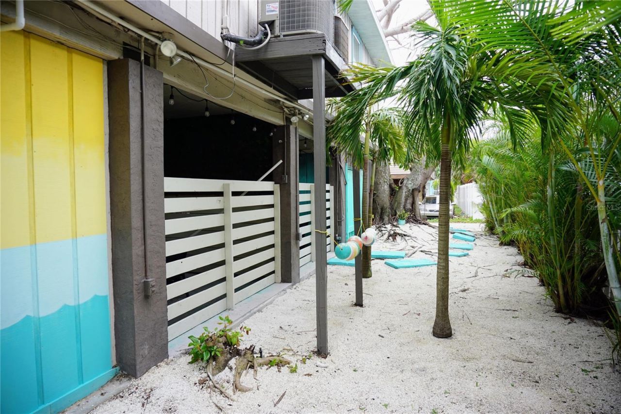 2504 Avenue B, Bradenton Beach, FL 34217 Photo