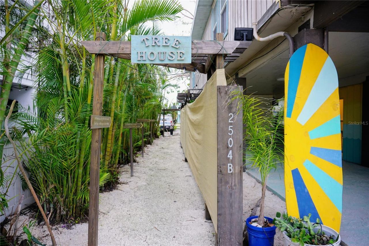 2504 Avenue B, Bradenton Beach, FL 34217 Photo