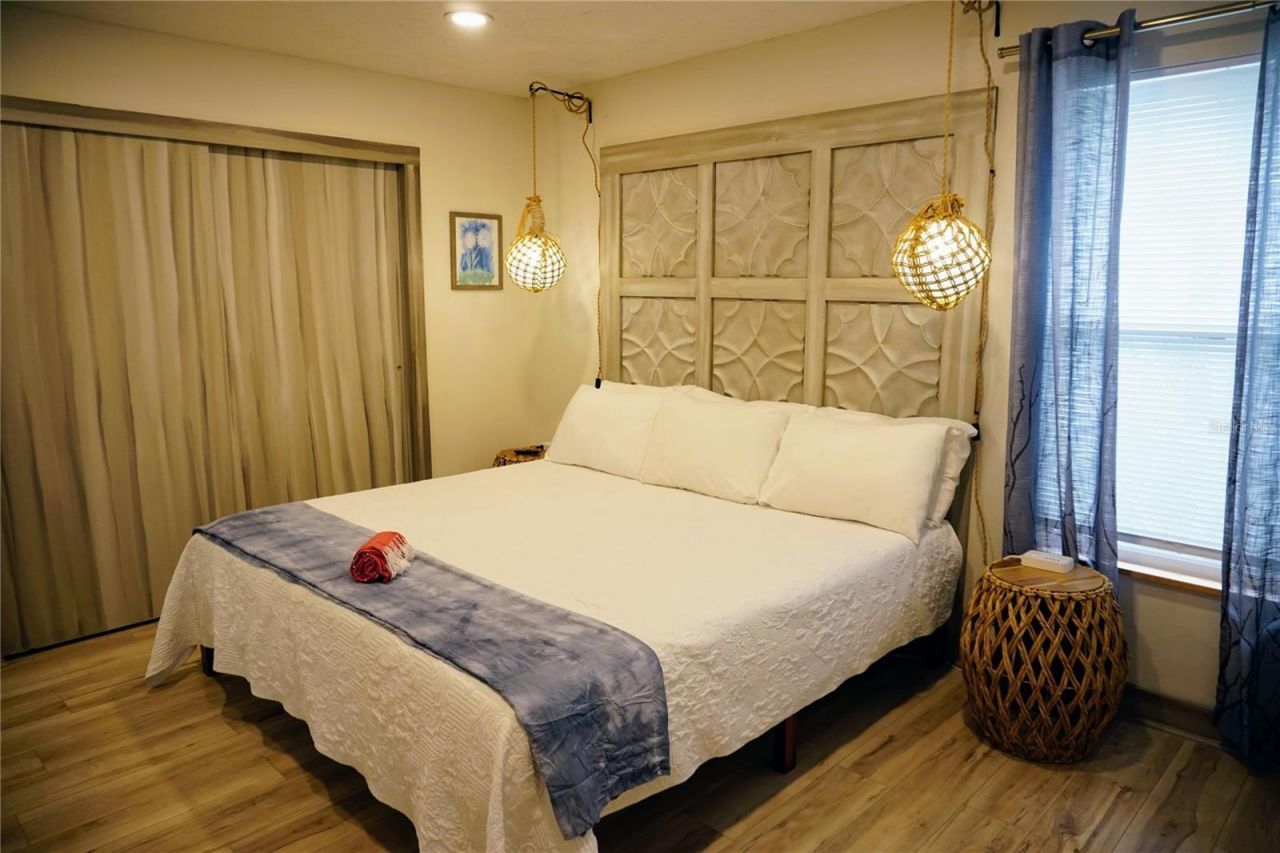 2504 Avenue B, Bradenton Beach, FL 34217 Photo