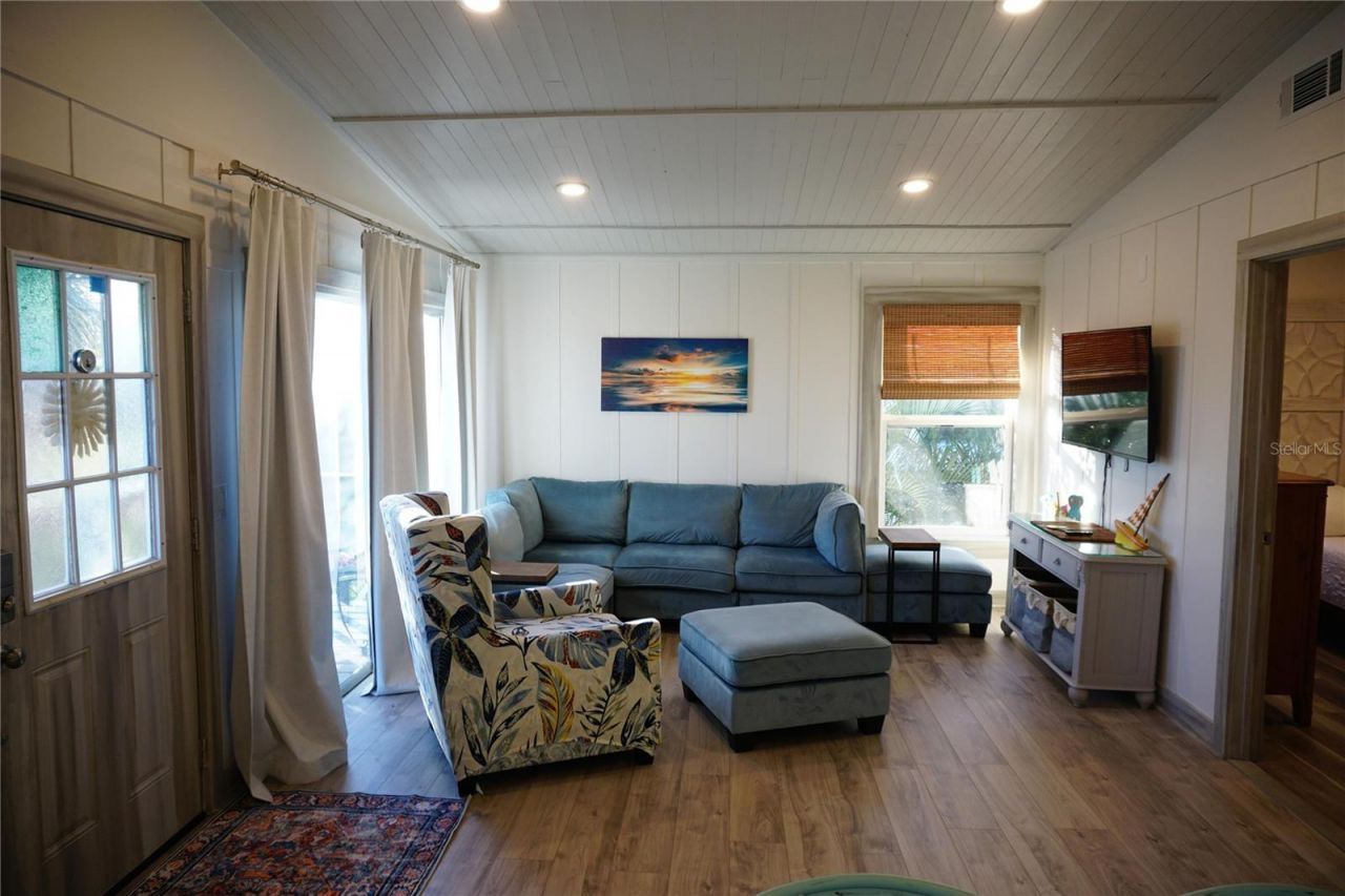2504 Avenue B, Bradenton Beach, FL 34217 Photo