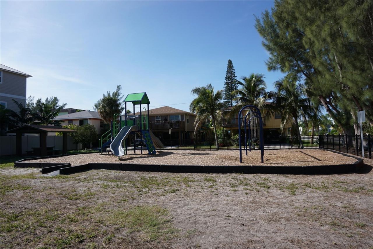 2504 Avenue B, Bradenton Beach, FL 34217 Photo