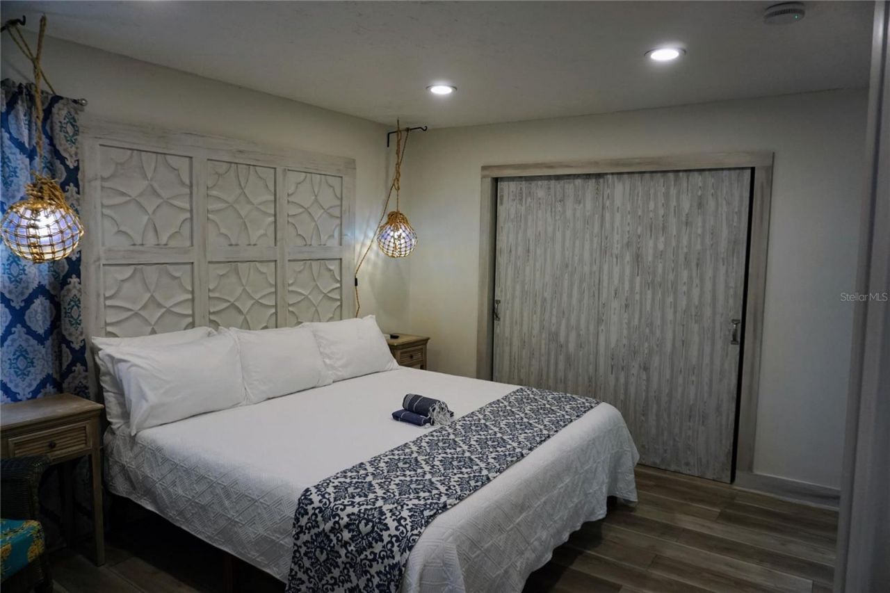 2504 Avenue B, Bradenton Beach, FL 34217 Photo