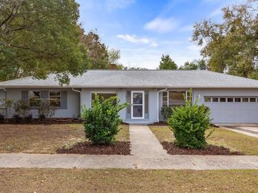 107 E MAGNOLIA AVENUE, HOWEY IN THE HILLS, FL 34737