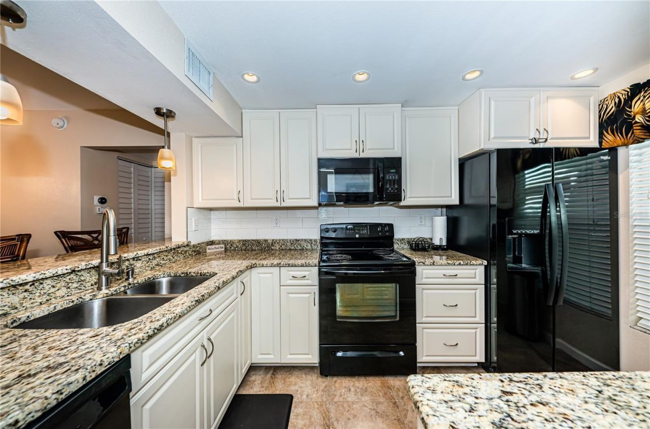 6180 Sun Boulevard, Unit 106, Saint Petersburg, FL 33715 Photo