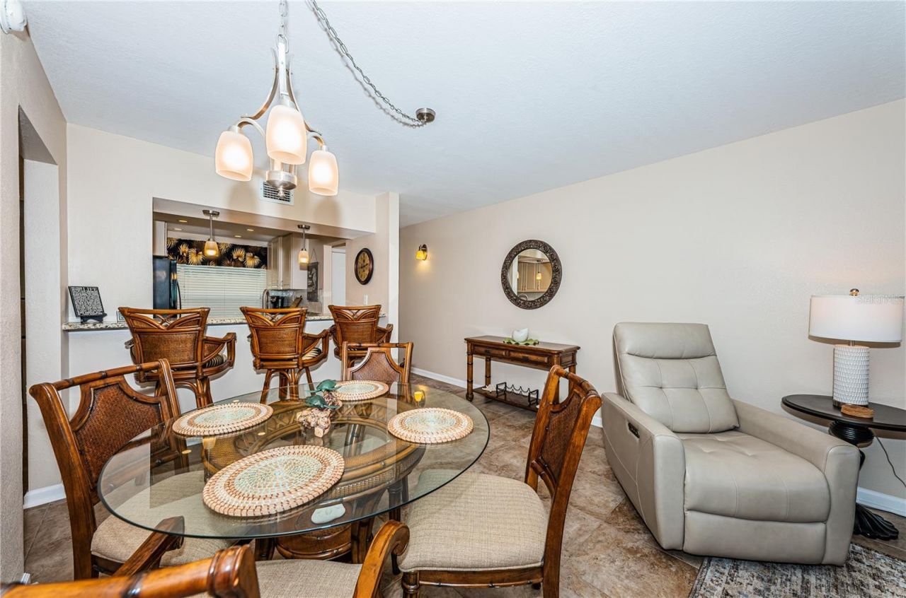 6180 Sun Boulevard, Unit 106, Saint Petersburg, FL 33715 Photo