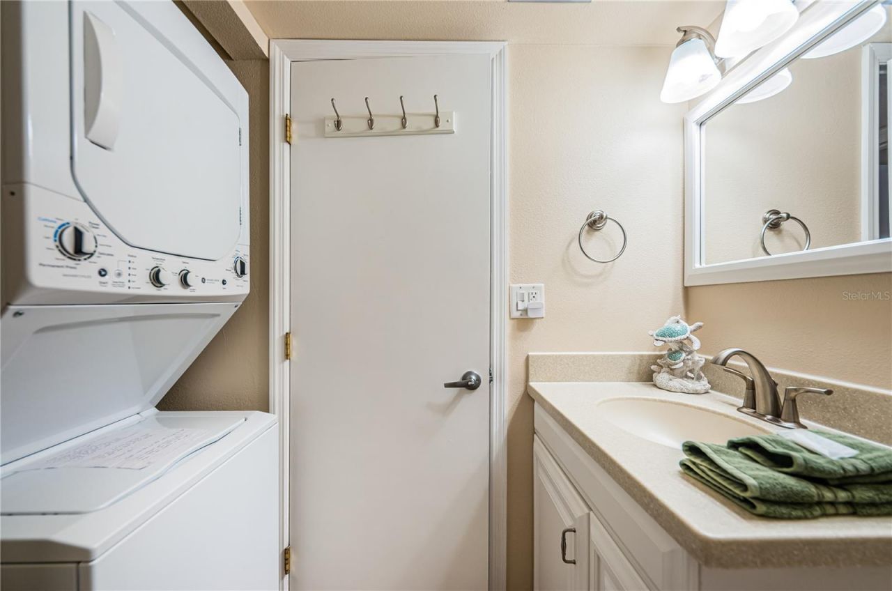 6180 Sun Boulevard, Unit 106, Saint Petersburg, FL 33715 Photo