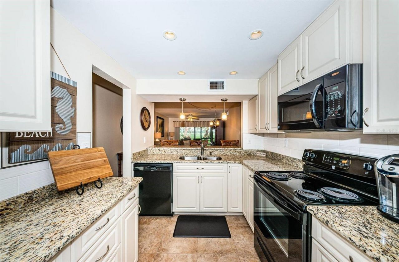 6180 Sun Boulevard, Unit 106, Saint Petersburg, FL 33715 Photo