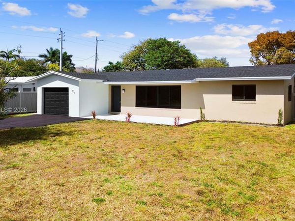 21 SE 7th St, Pompano Beach, FL 33060