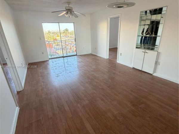 4713 NW 7th St, Unit 409-1, Miami, FL 33126