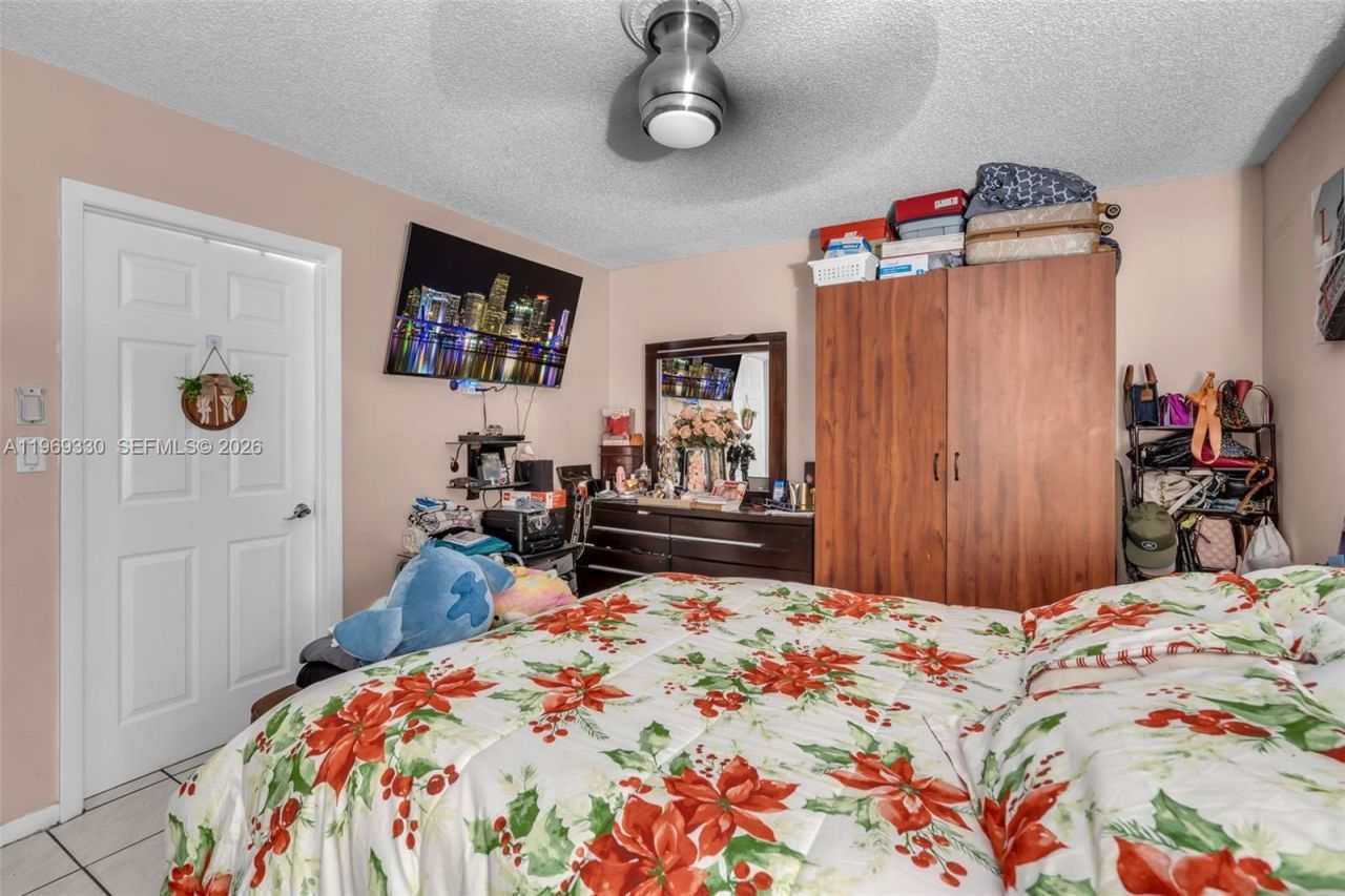 2775 W 71st Pl , Hialeah, FL 33016 Photo