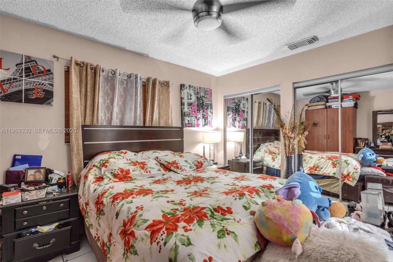 2775 W 71st Pl , Hialeah, FL 33016 Photo