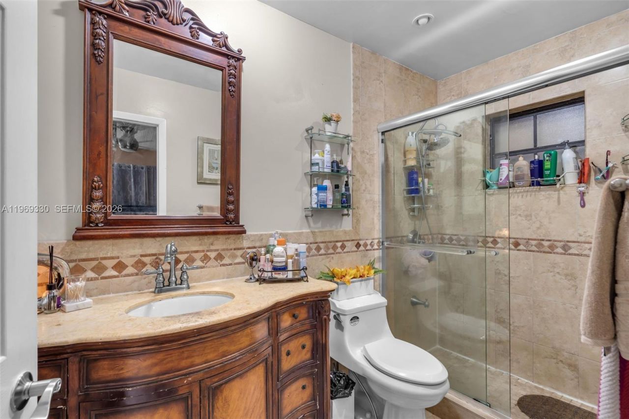 2775 W 71st Pl , Hialeah, FL 33016 Photo