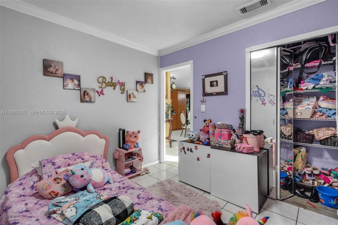 2775 W 71st Pl , Hialeah, FL 33016 Photo