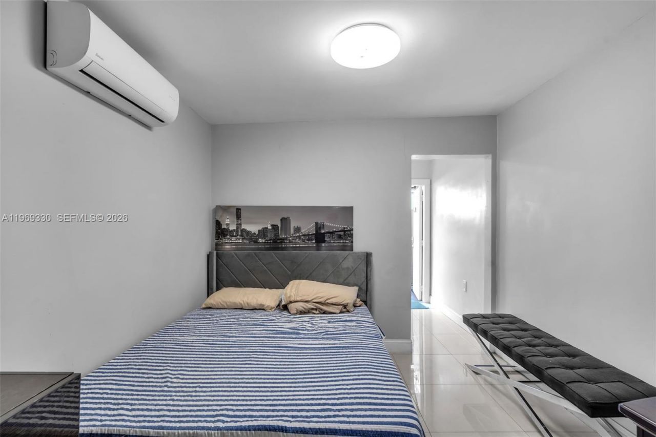 2775 W 71st Pl , Hialeah, FL 33016 Photo