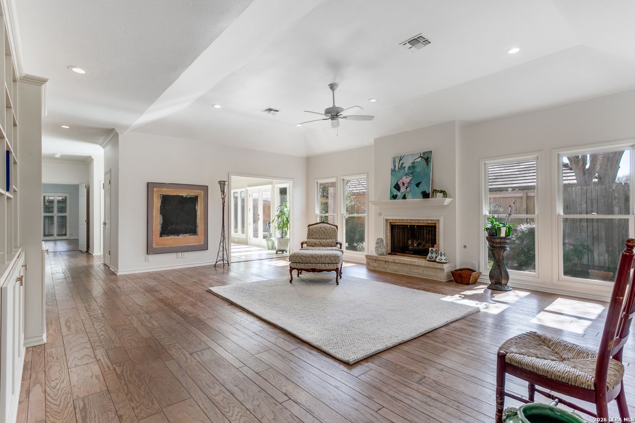 27 Cheshire, San Antonio, TX 78218 Main Photo