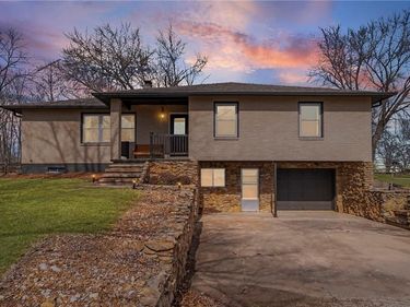 193 NW N Highway, Clinton, MO 64735