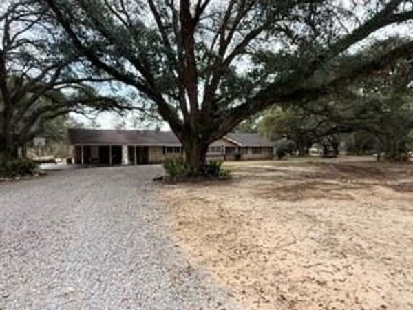 24050 LOWE DAVIS Road, Covington, LA 70435