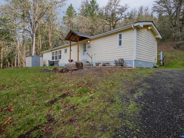 25045 Gap Rd, Brownsville, OR 97327