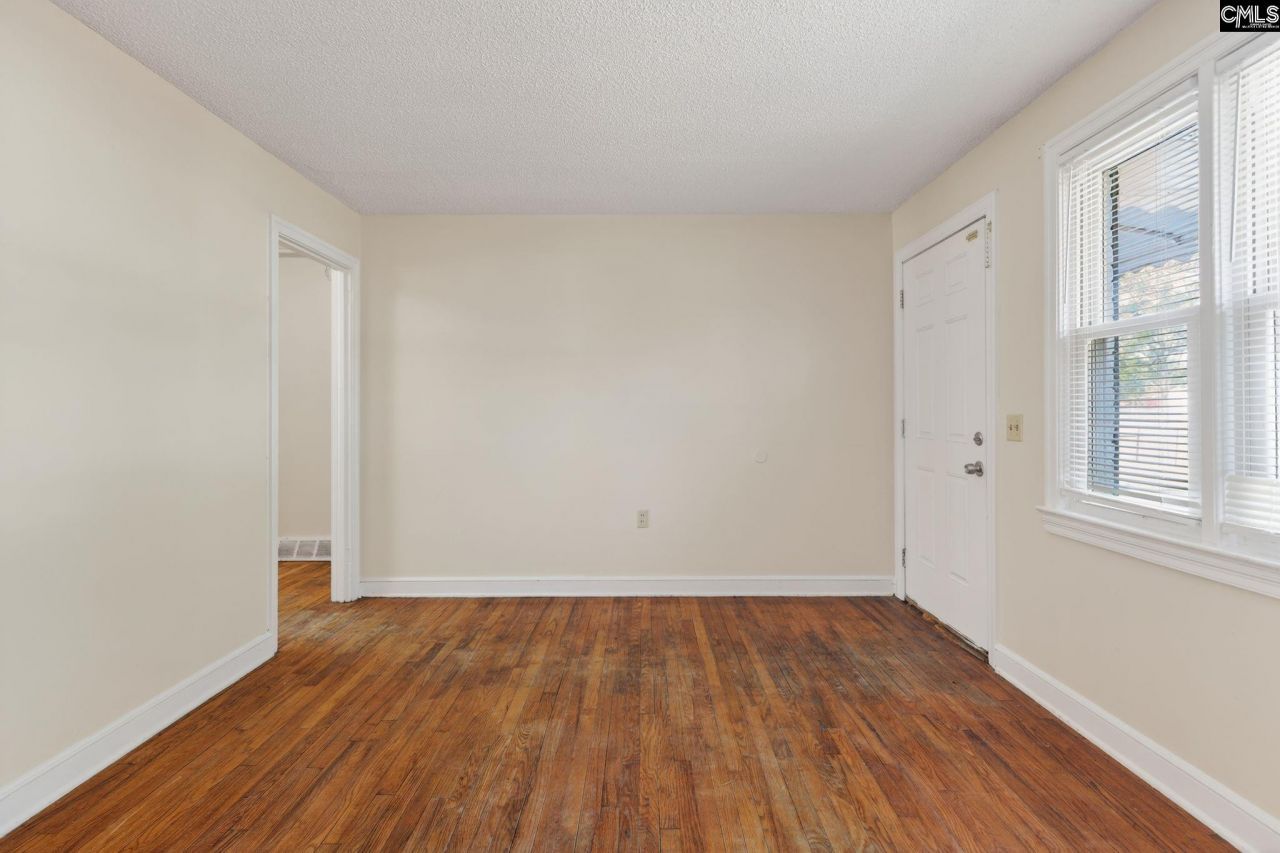 1112 Robin Nest Road  Photo 4