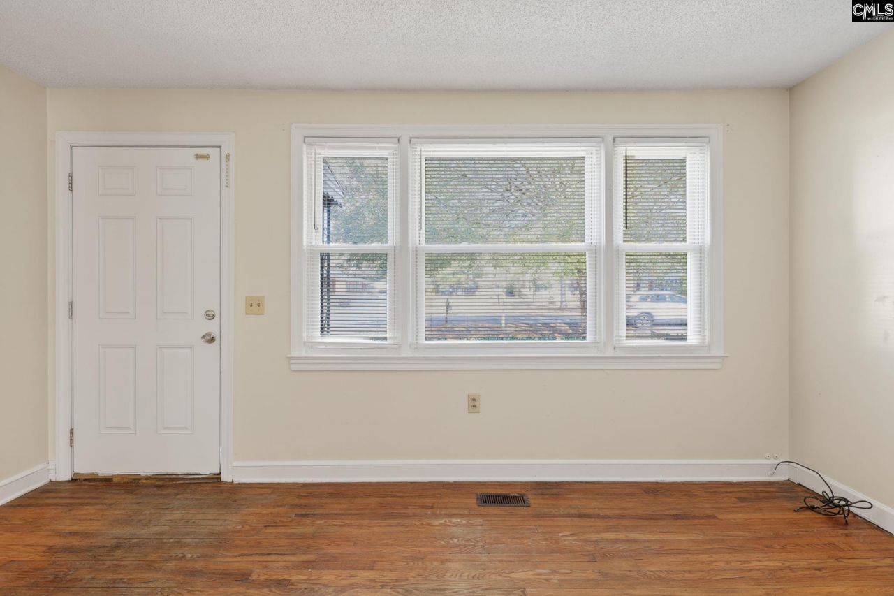 1112 Robin Nest Road  Photo 5