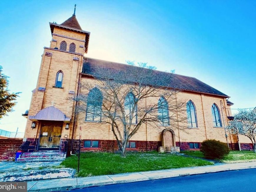 300 Vandermark Rd, Nanticoke, PA 18634 Main Photo