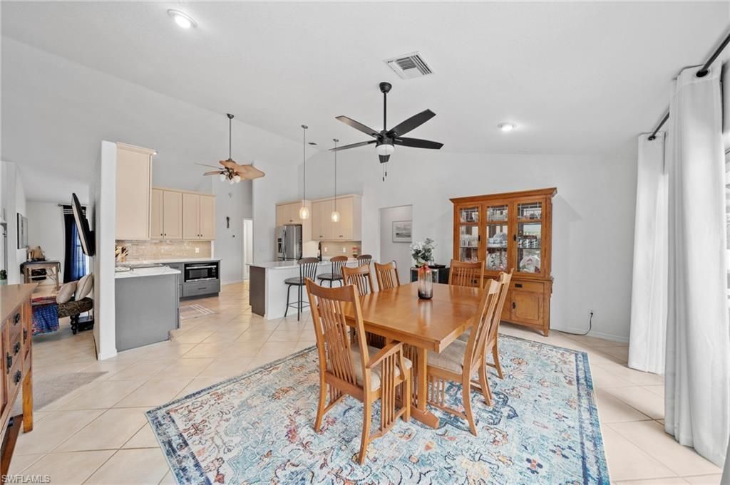 1007 SE 23rd Ave, Cape Coral, FL 33990 Photo