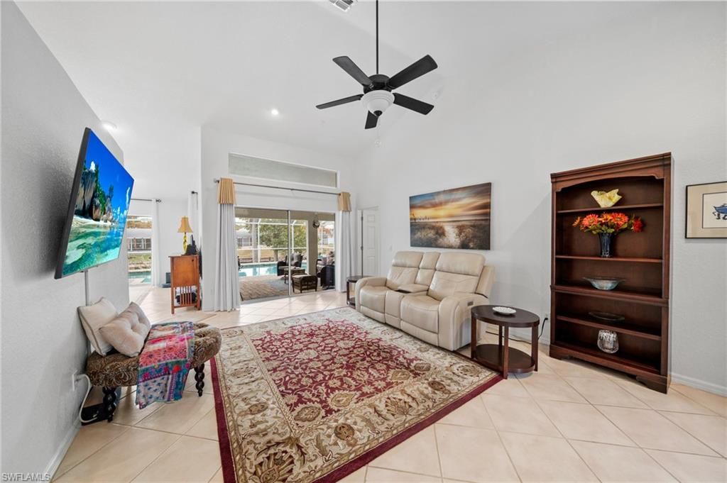 1007 SE 23rd Ave, Cape Coral, FL 33990 Photo