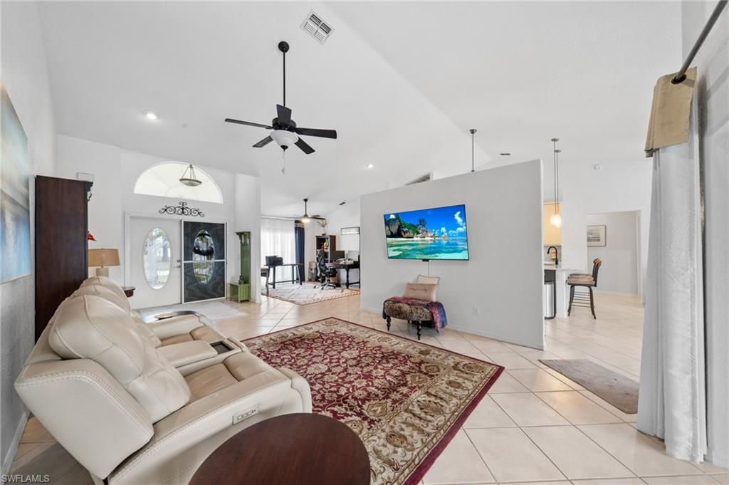 1007 SE 23rd Ave, Cape Coral, FL 33990 Photo