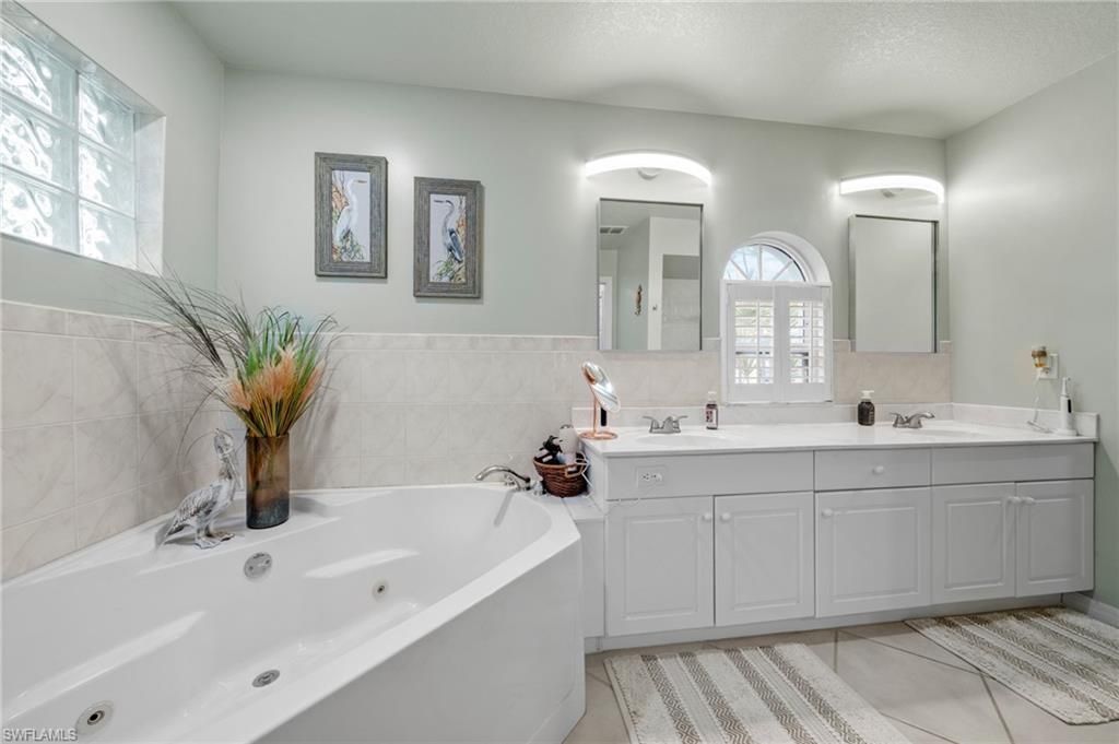 1007 SE 23rd Ave, Cape Coral, FL 33990 Photo