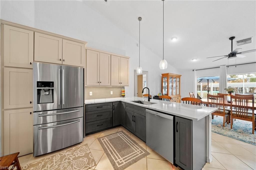 1007 SE 23rd Ave, Cape Coral, FL 33990 Photo