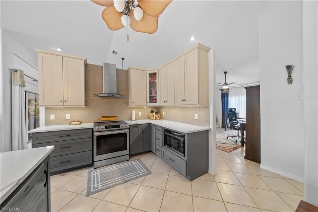 1007 SE 23rd Ave, Cape Coral, FL 33990 Photo