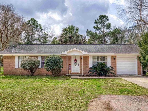 3525 Applewood Ln, Cantonment, FL 32533