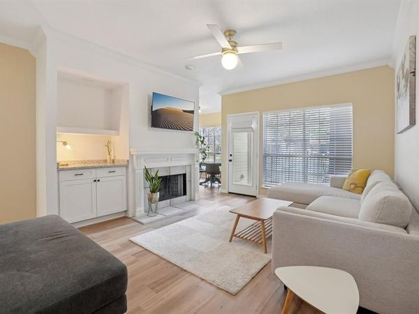 3550 Country Square Drive, Unit 201, Carrollton, TX 75006