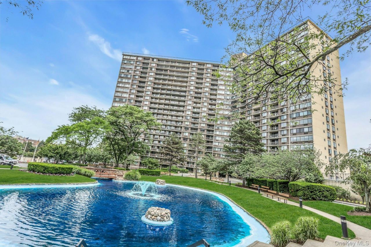 2 Bay Club , Unit 11 F, Bayside, NY 11360 Main Photo