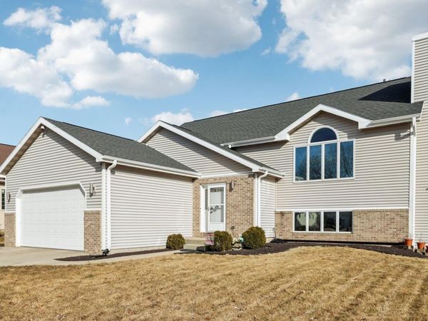 810 N Parkview Street, Cottage Grove, WI 53527