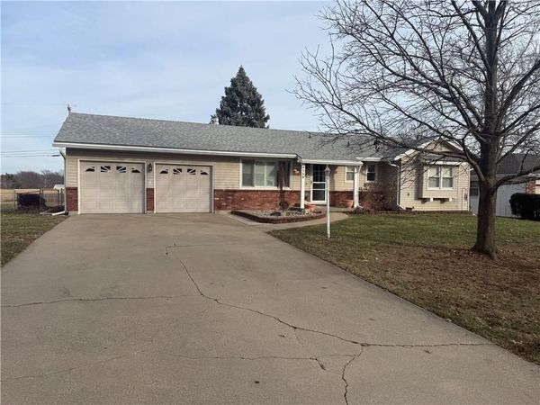 4739 Bond Street, Shawnee, KS 66203