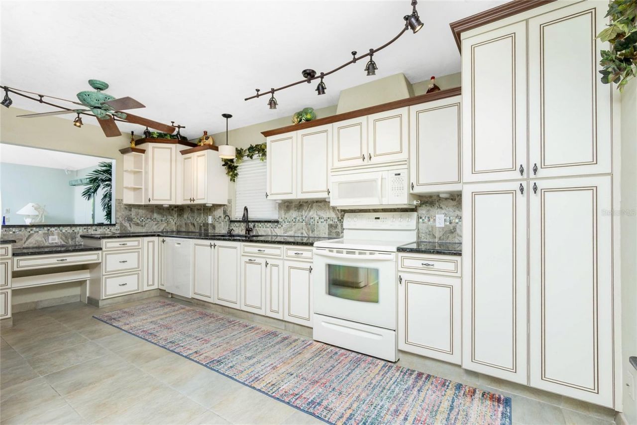 11409 SW Courtney Drive, Lake Suzy, FL 34269 Photo