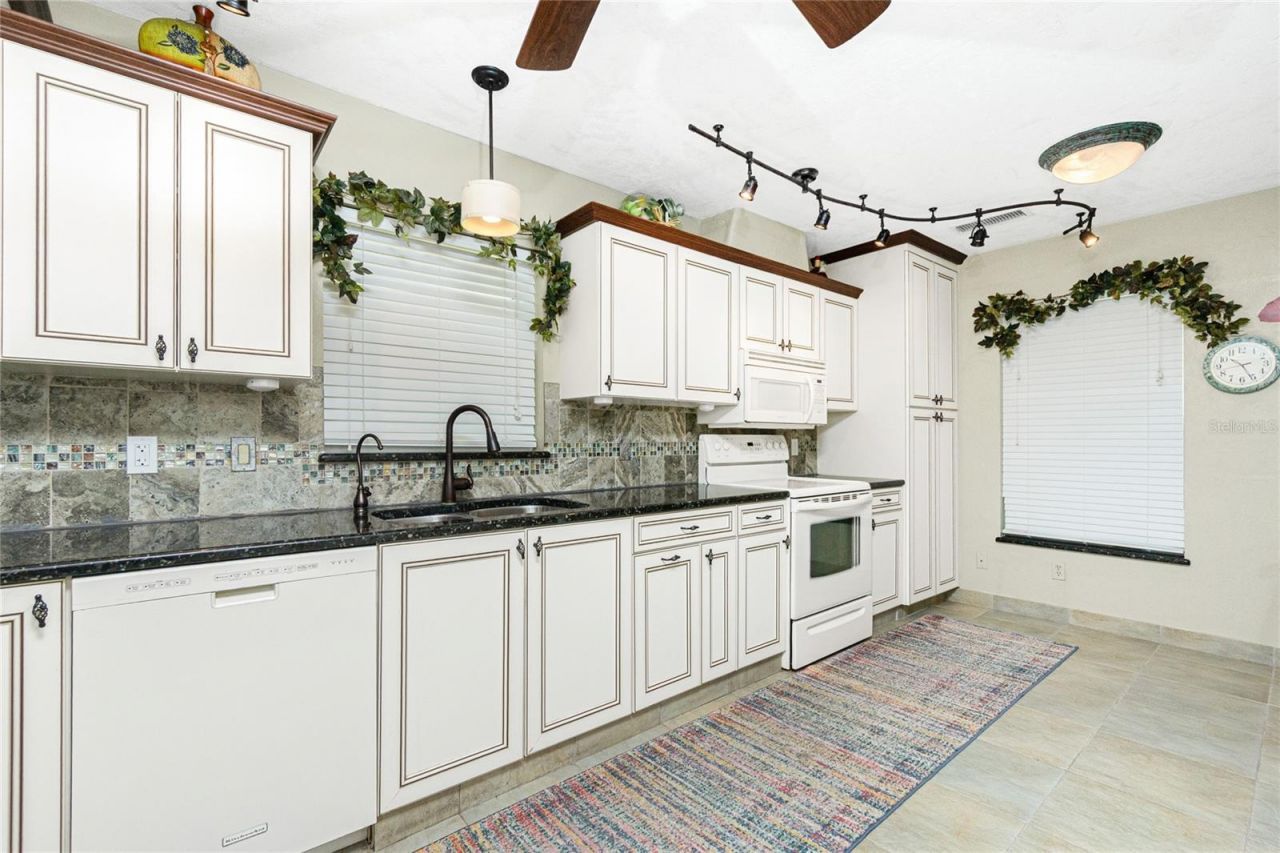 11409 SW Courtney Drive, Lake Suzy, FL 34269 Photo