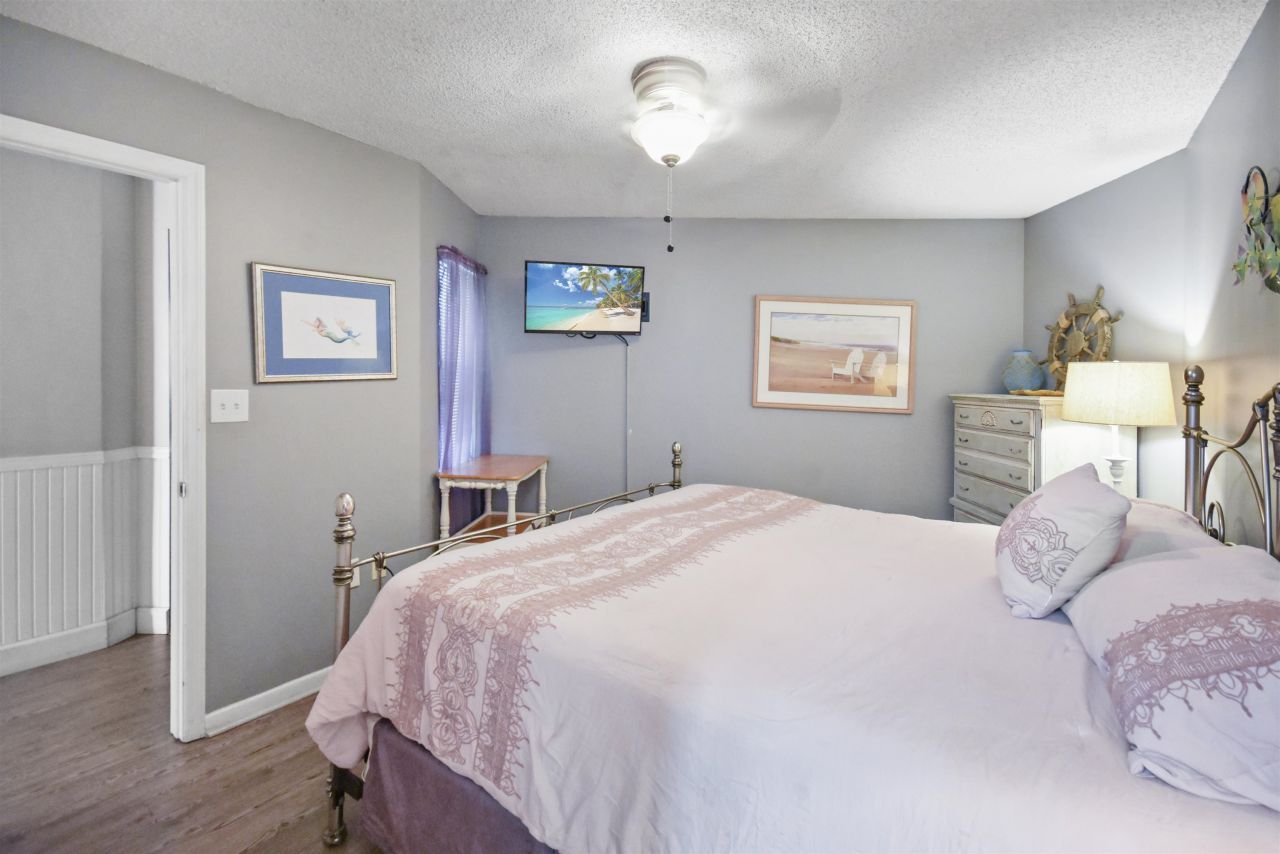 1210 N Waccamaw Dr.  Photo 11