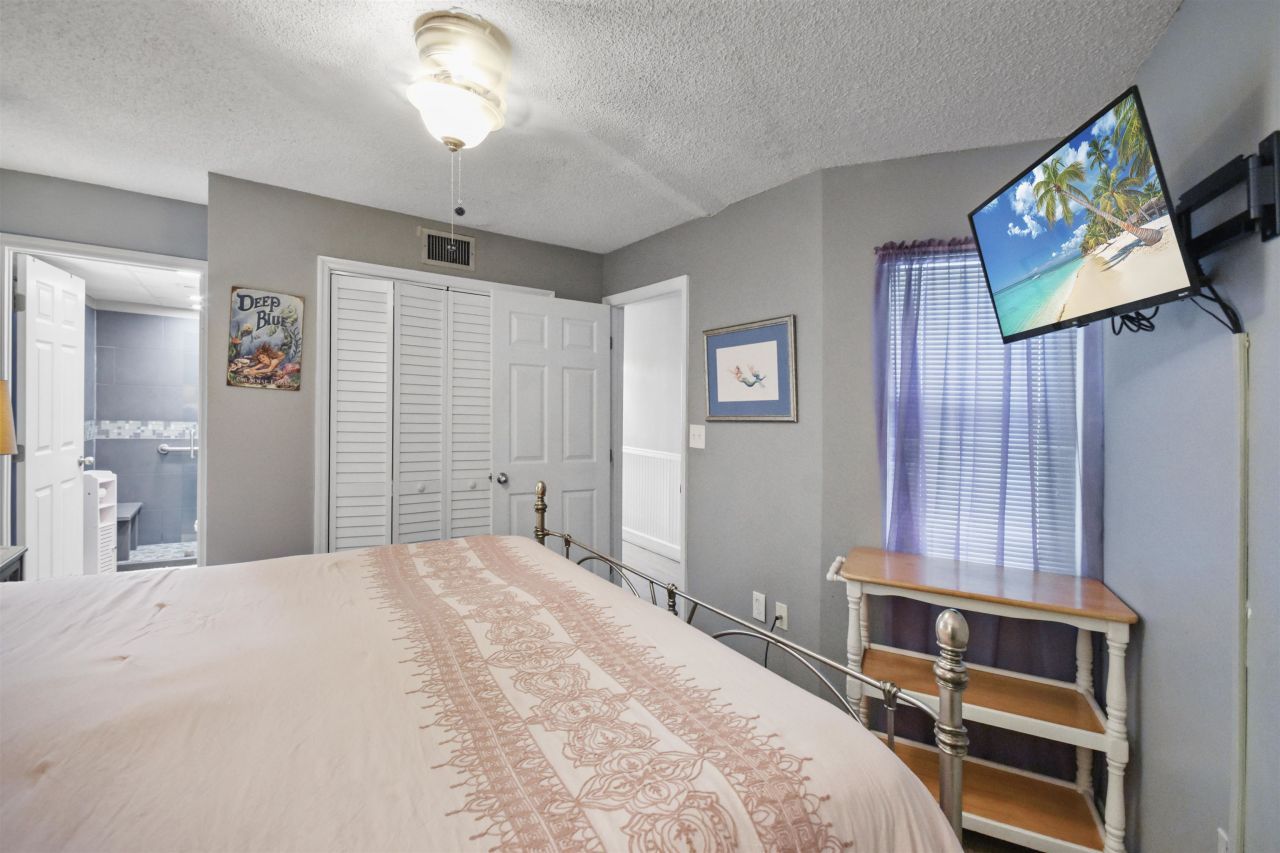 1210 N Waccamaw Dr.  Photo 12