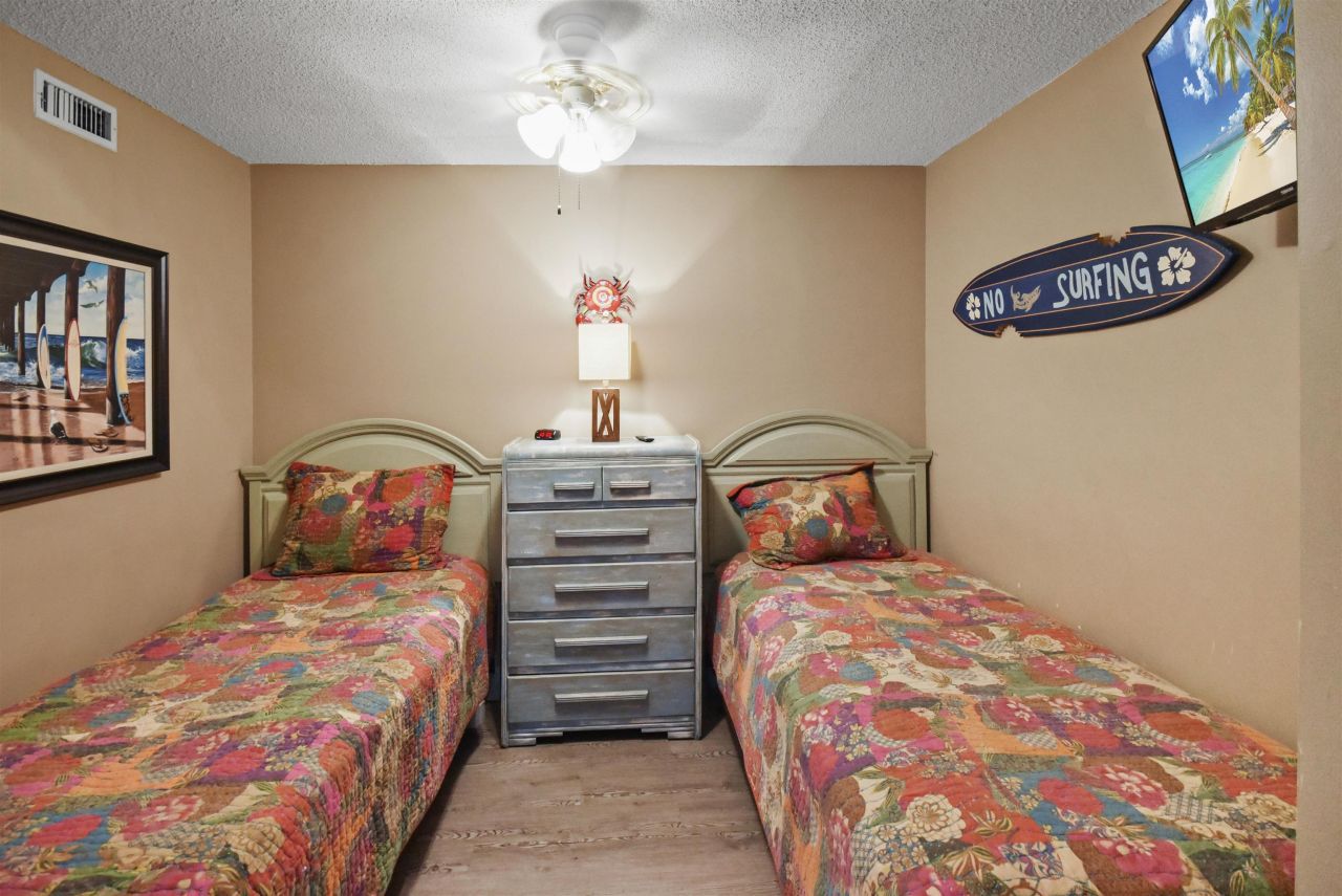 1210 N Waccamaw Dr.  Photo 14