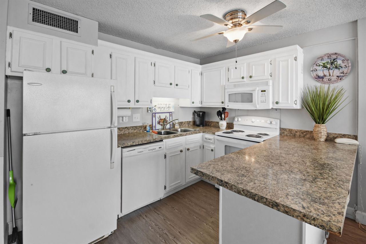 1210 N Waccamaw Dr.  Photo 7