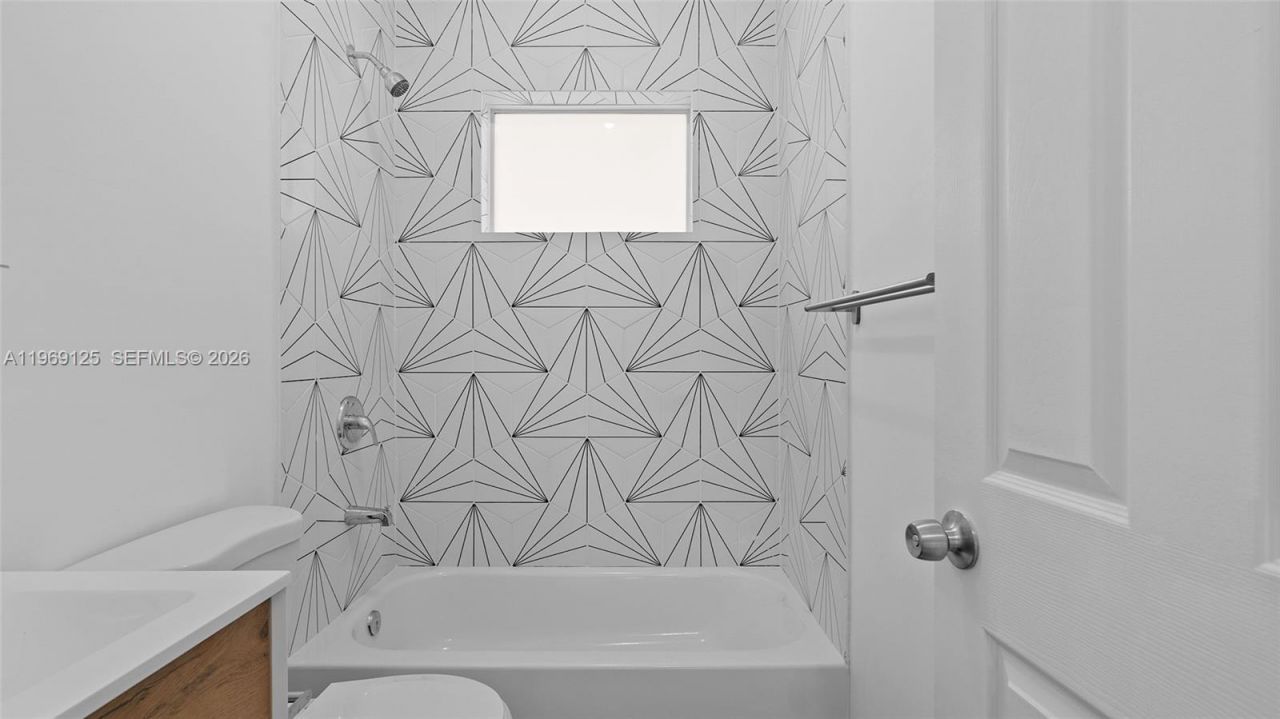 1561 Jefferson Avenue, Miami Beach, FL 33139 Photo