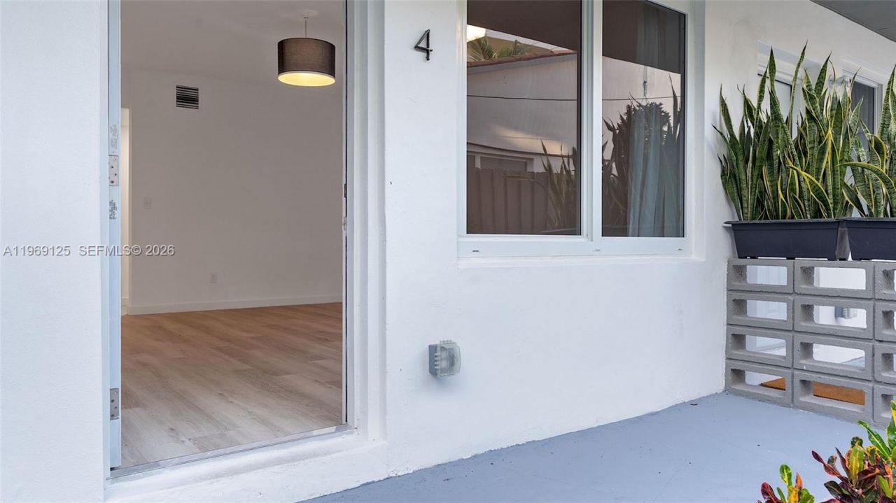 1561 Jefferson Avenue, Miami Beach, FL 33139 Photo