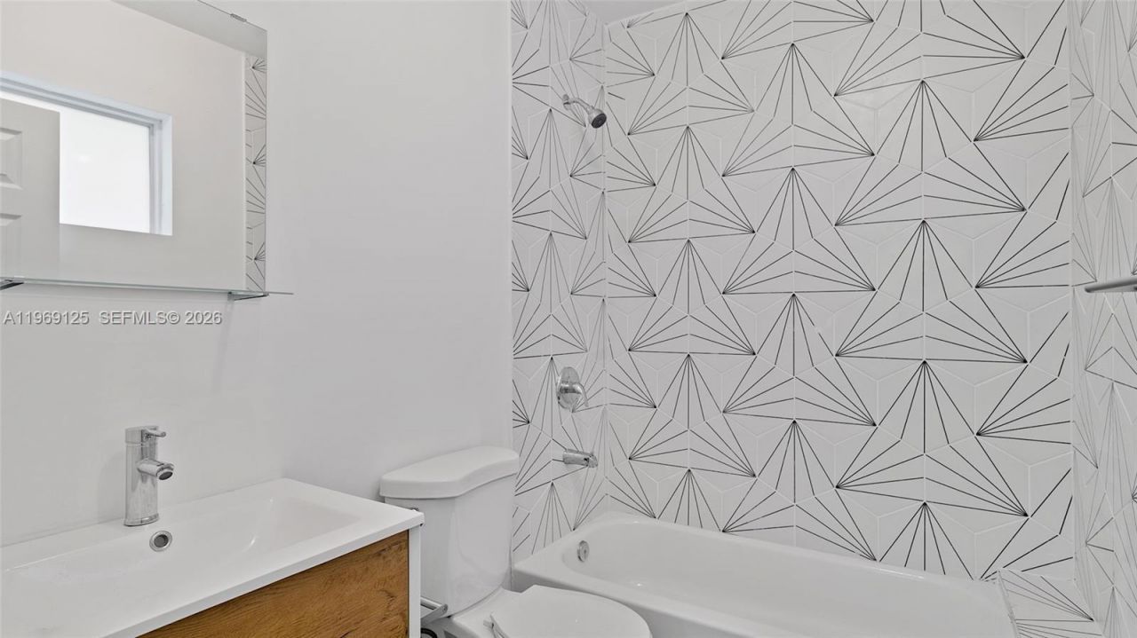 1561 Jefferson Avenue, Miami Beach, FL 33139 Photo