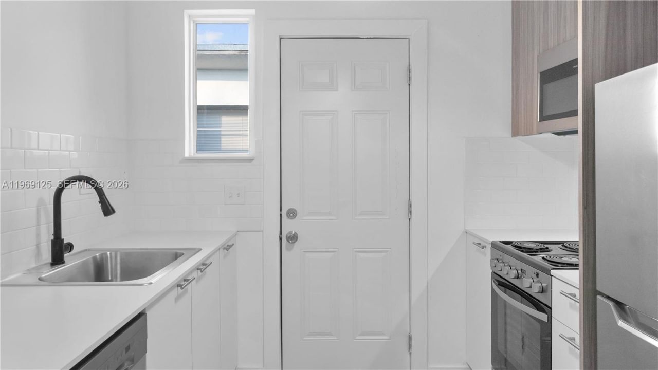 1561 Jefferson Avenue, Miami Beach, FL 33139 Photo