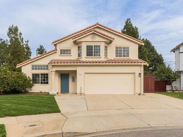 10 Rex Circle, Salinas, CA 93906