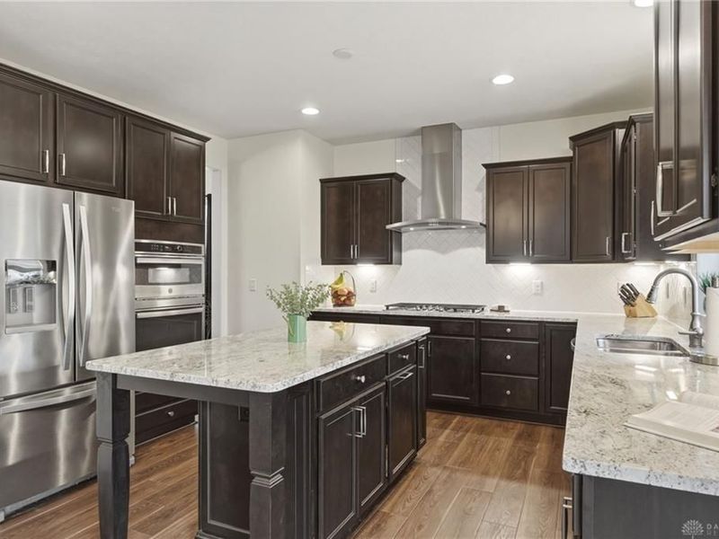 535 Carleton Drive, Sugarcreek Township, OH 45440 Photo 12